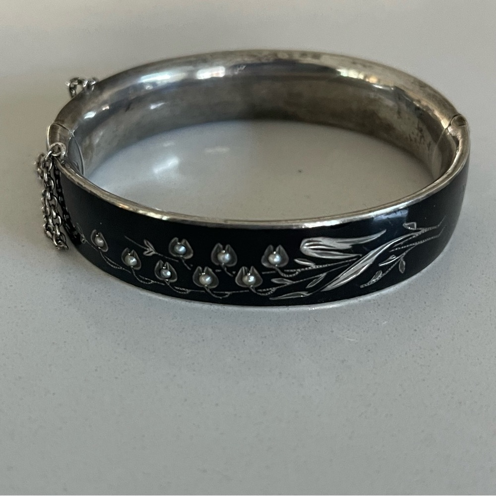 Antique Victorian Black Enameled lily of the valley seed pearl bangle - Picture 4 of 10